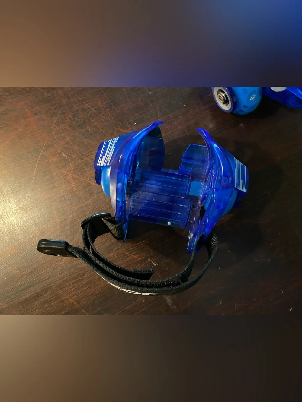 Razor Blue LED Strap-On Skate Heels with Black Razor Straps